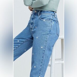 PacSun Raining Daisies Mom‎ Jeans